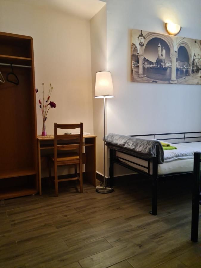 Хостелы Amber Hostel Краков-13