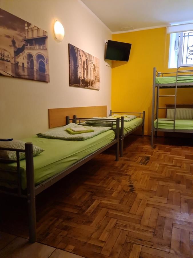 Хостелы Amber Hostel Краков-15