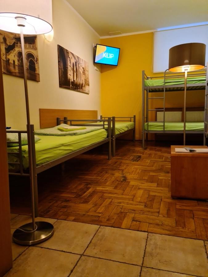 Хостелы Amber Hostel Краков-10