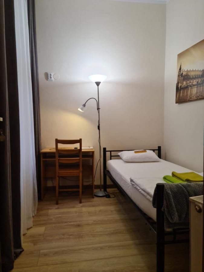 Хостелы Amber Hostel Краков-11